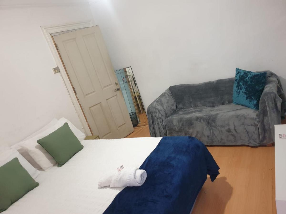 Balham, South London Spacious Guest House F2, 6 Rooms Available מראה חיצוני תמונה