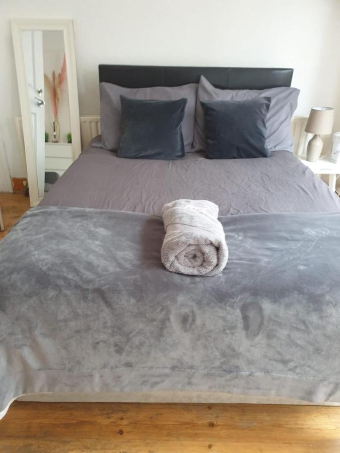Balham, South London Spacious Guest House F2, 6 Rooms Available מראה חיצוני תמונה